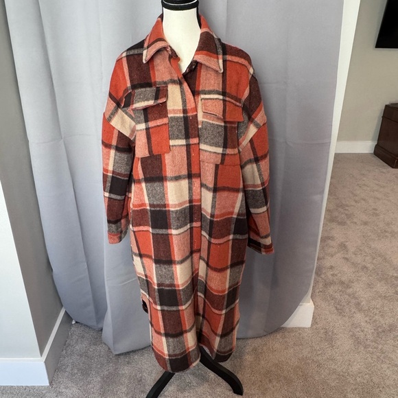 Shacket - Picture 1 of 5